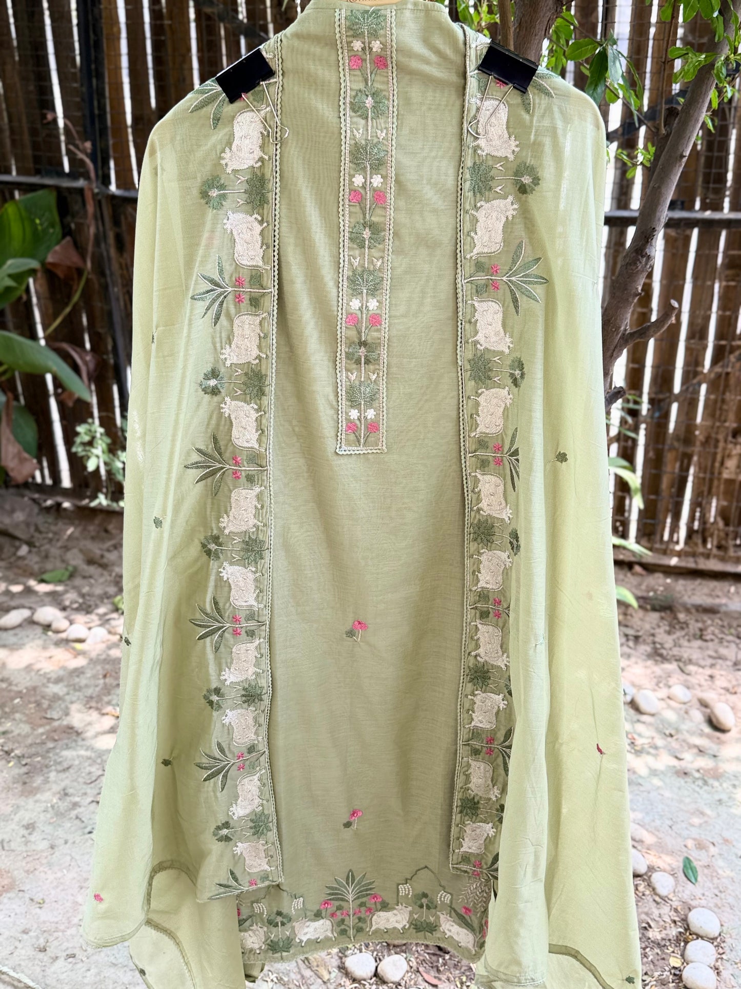 Pichwai Mul Thread Embroidery Unstitch Suit Set U000002B